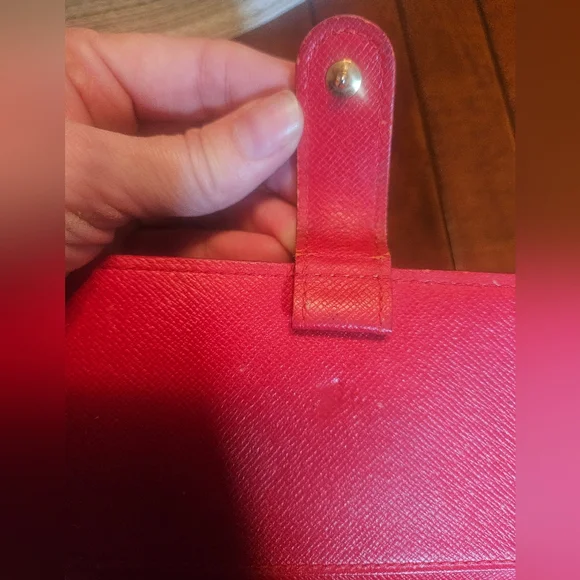 Louis Vuitton Red Epi Agenda In GUC - Picture 4 of 10